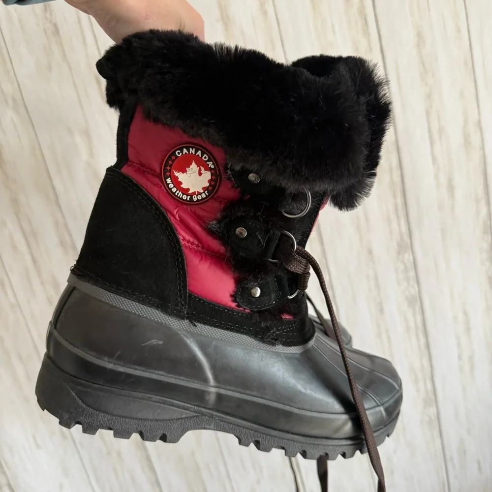 Canada Weather Gear Black and Red Winter Boots 9